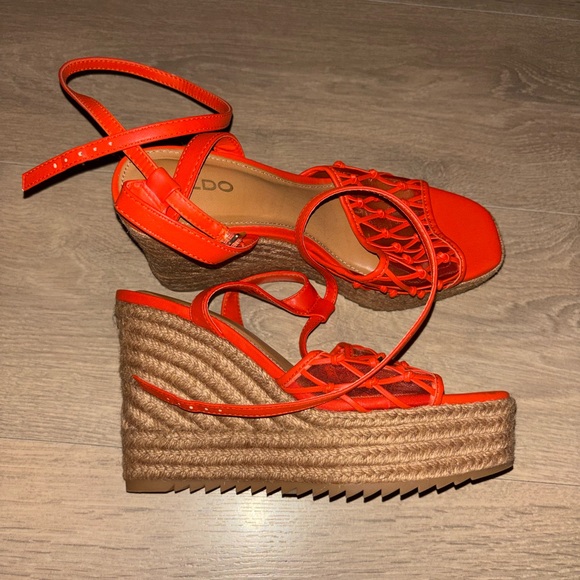 ALDO Wedges - Picture 3 of 5